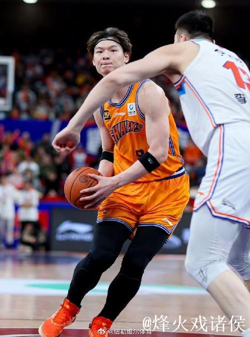 CBA-王哲林两双 上海久事主场战胜新疆伊力特